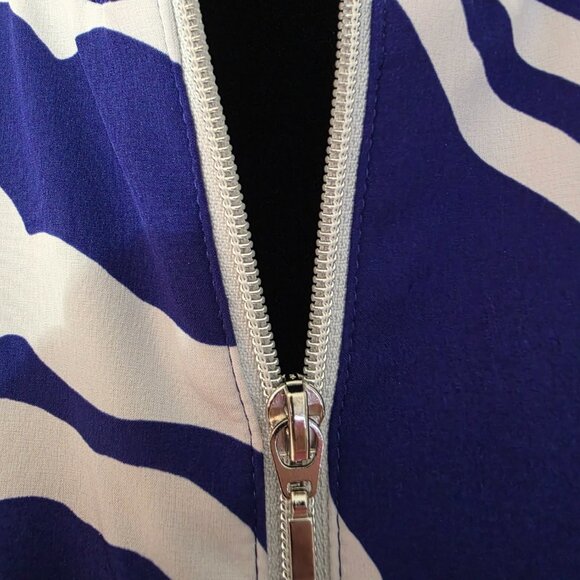 Zenergy by Chico's White and Royal Blue Jacket with zipper at front    T574 - Picture 4 of 11